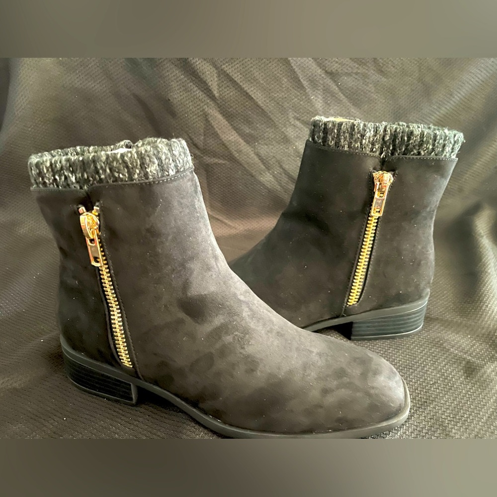 Shoedazzle Black Flat Winter Boots